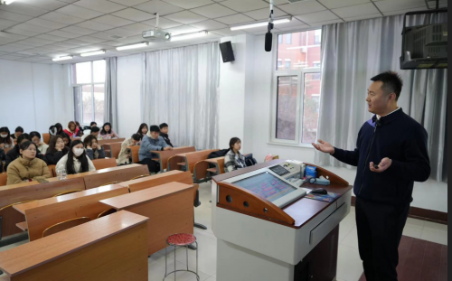 走进河北政法职业学院何亚涛SEO讲座掀起“00后”学习热潮(图3) 走进河北政法职业学院何亚涛SEO讲座掀起“00后”学习热潮(图3)